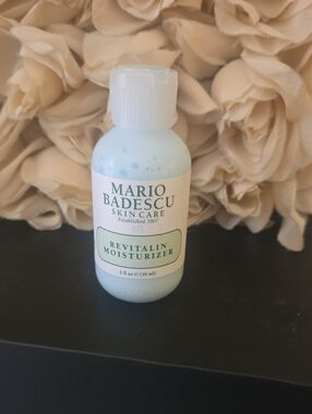 Mario Badescu Revitalin Moisturizer - pale blue and white